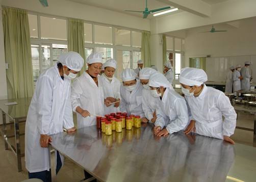 山東藍海職業學校食品加工技術專業教師水平如何？